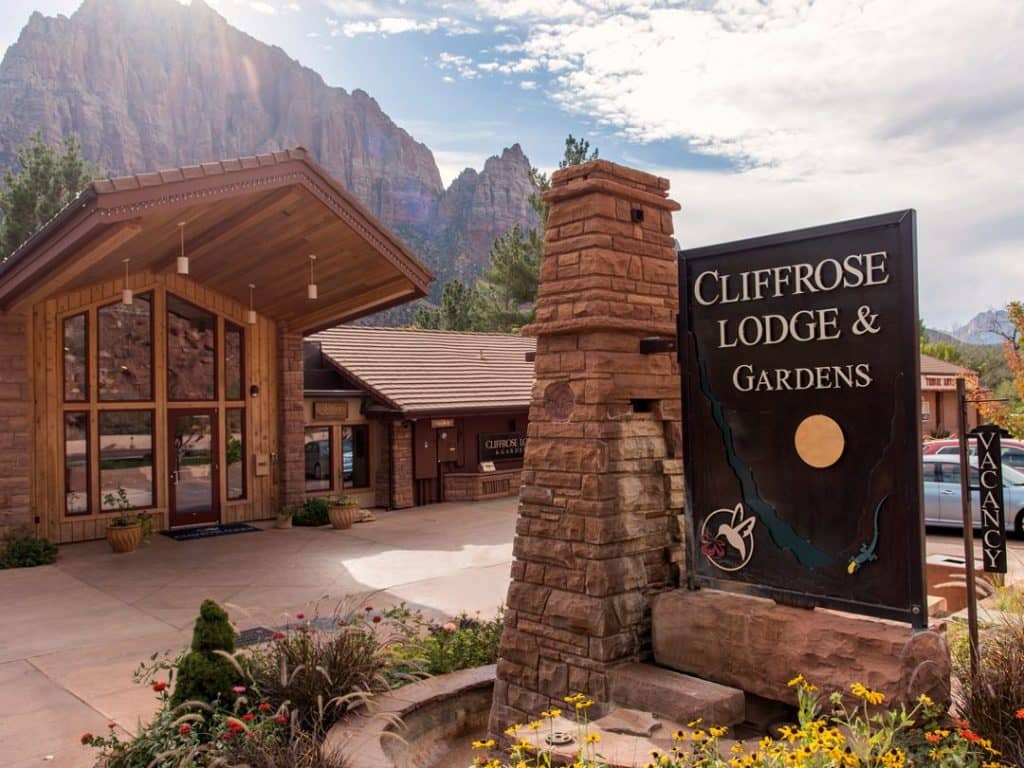 Cliffrose Lobby and Suites